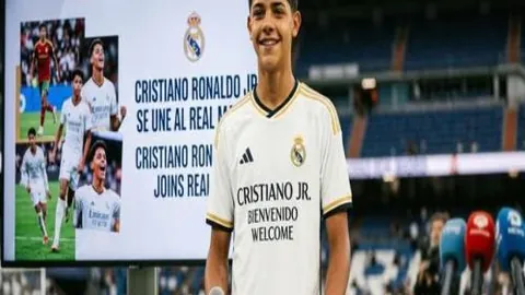 大乐透期号专家推荐：乌拉甲春战质合分析前区十码解析